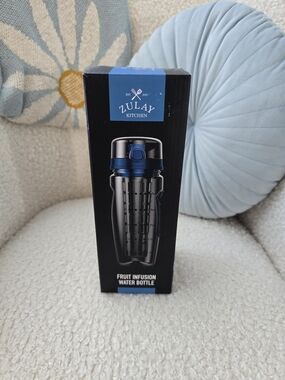 Blue Fruit Infusion Water Bottle